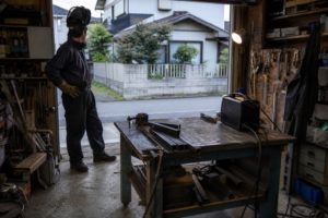 家庭の溶接で安全確認をしている作業環境
